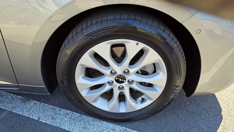 Kia K8
