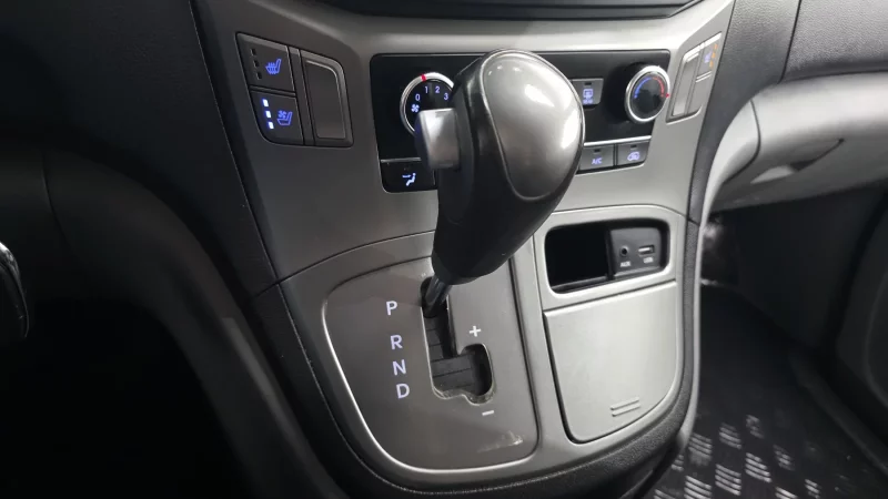 Hyundai Grand Starex