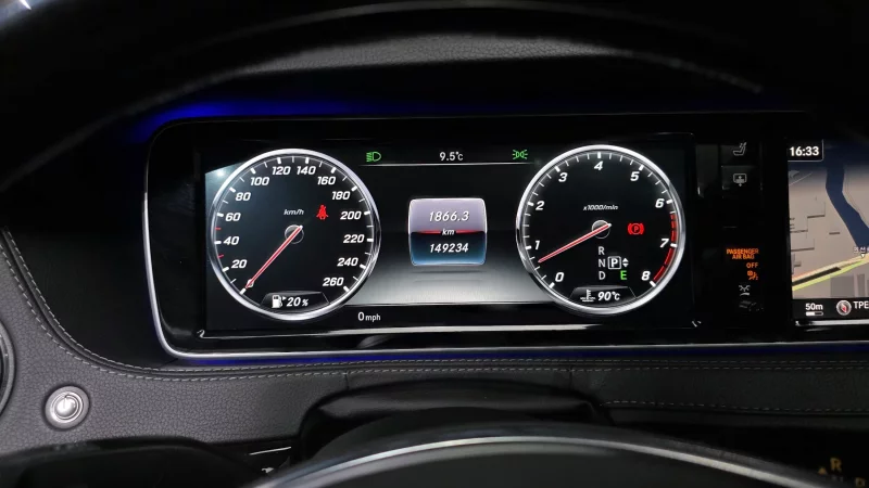 Mercedes-Benz S-Class