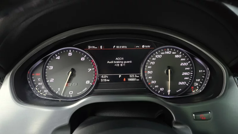 Audi S8