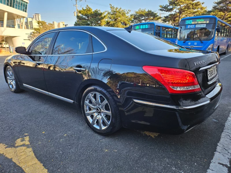 Hyundai Equus