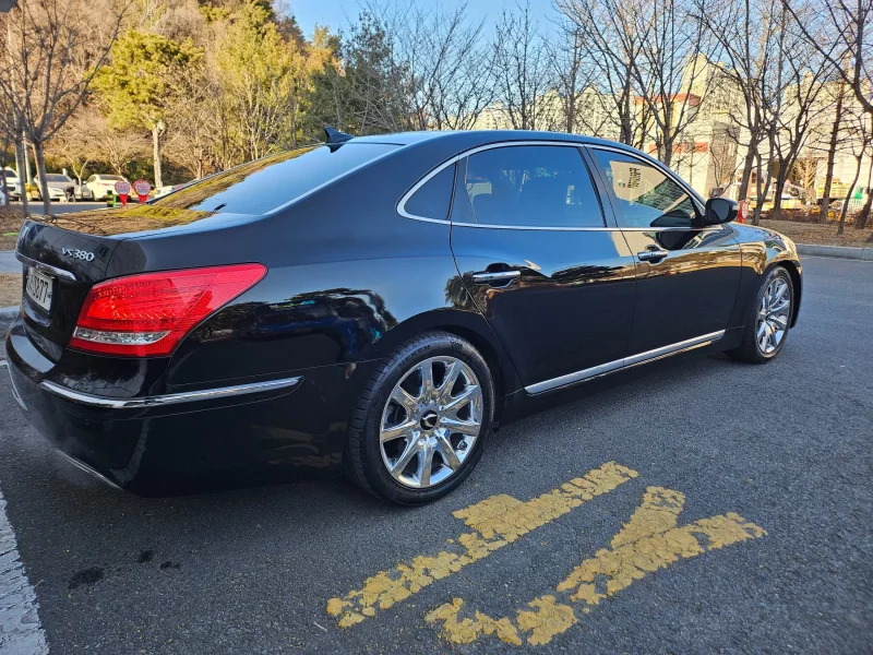 Hyundai Equus