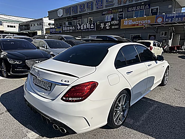 Mercedes-Benz C-Class