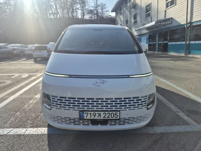 Hyundai Staria