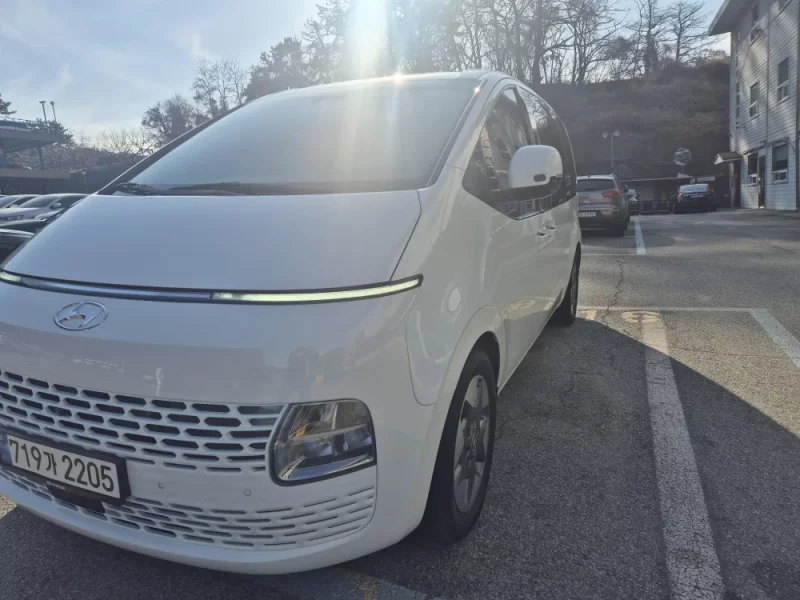 Hyundai Staria