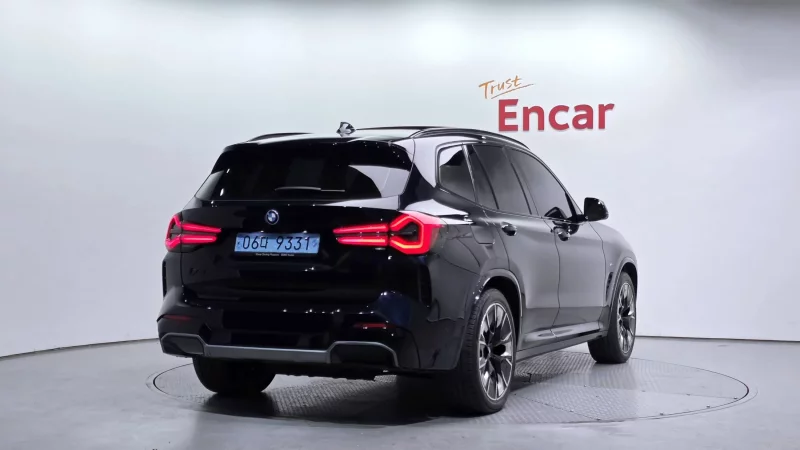 BMW iX3