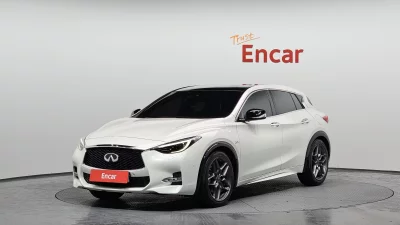 Infiniti Q30