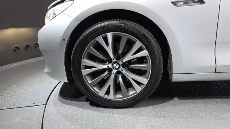 BMW 5-Series Gran Turismo