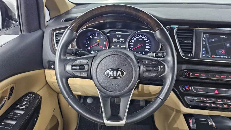 Kia Carnival