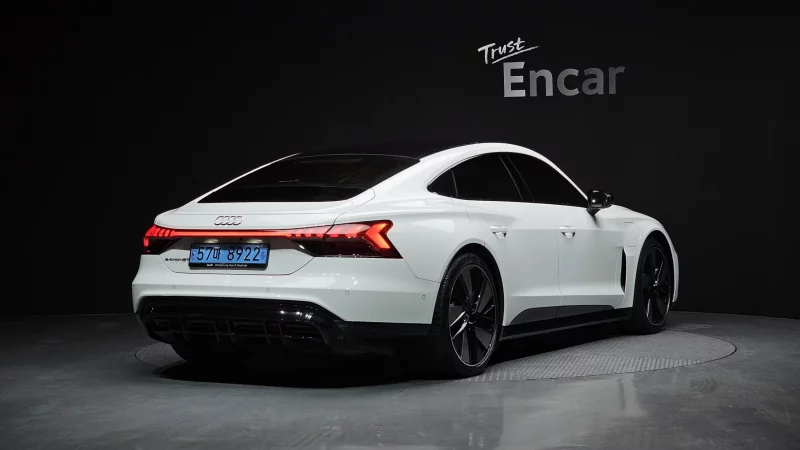 Audi E-TRON GT