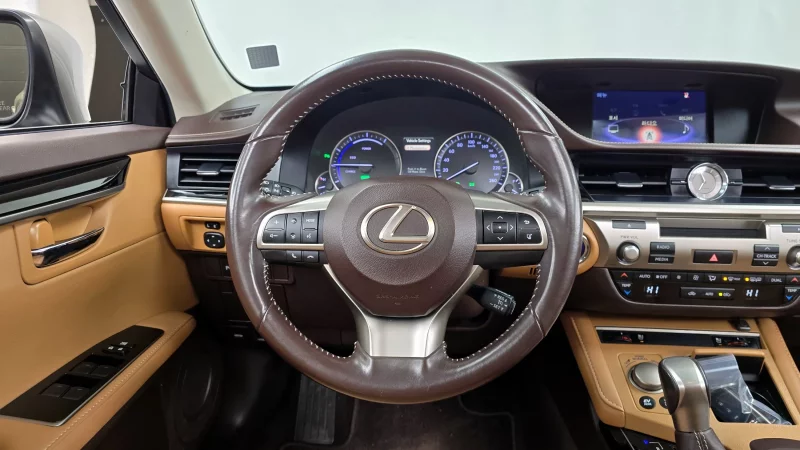 Lexus ES300h