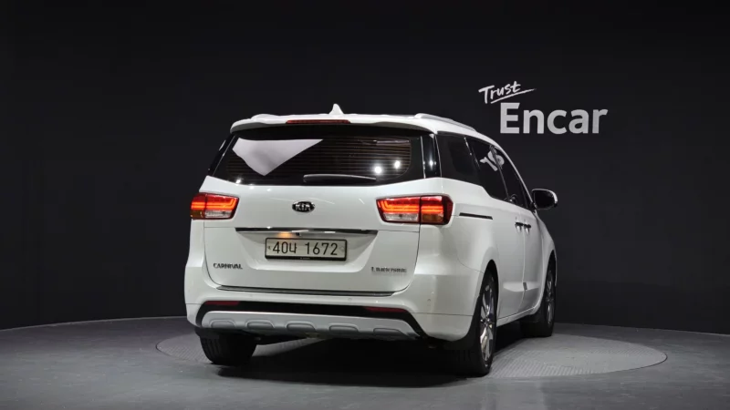 Kia Carnival