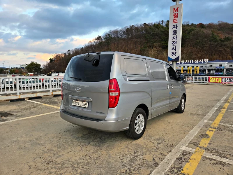 Hyundai Starex