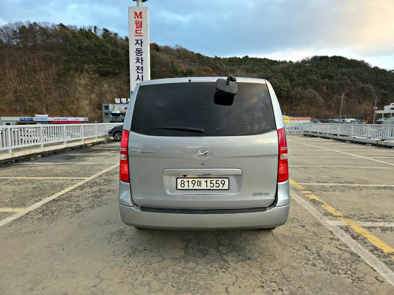 Hyundai Starex