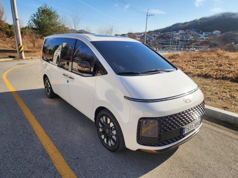 Hyundai Staria