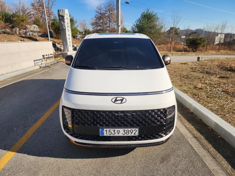 Hyundai Staria