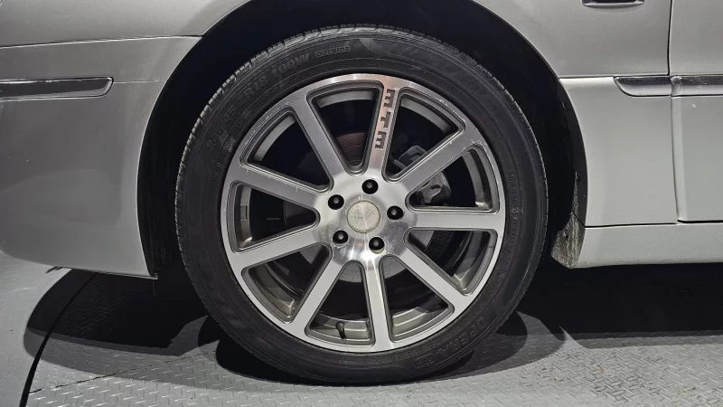 Kia OPIRUS