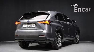 Lexus NX300h