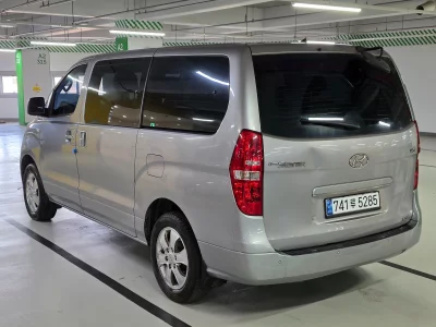 Hyundai Starex