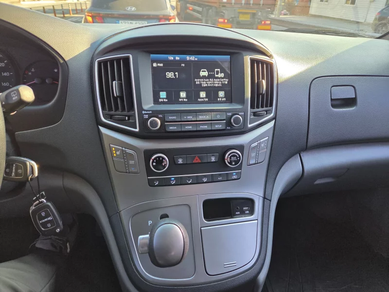 Hyundai Grand Starex