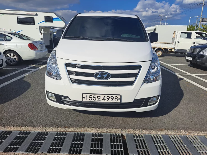 Hyundai Starex