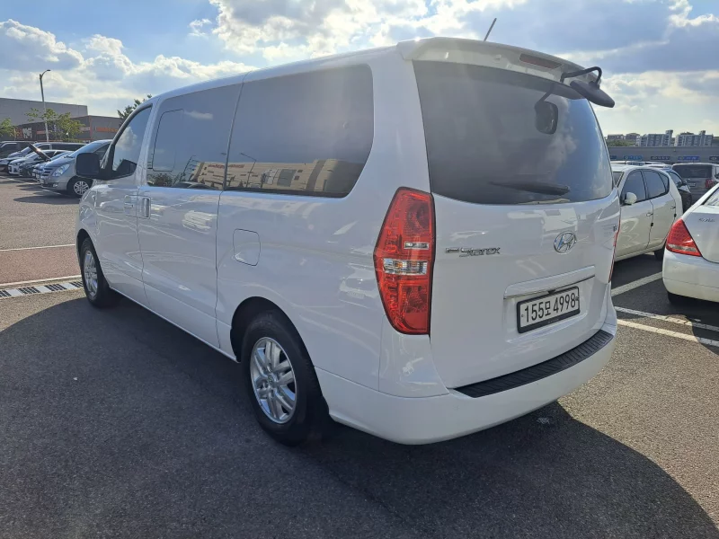 Hyundai Starex