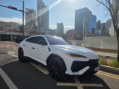 Lamborghini URUS