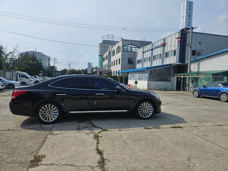 Hyundai Equus