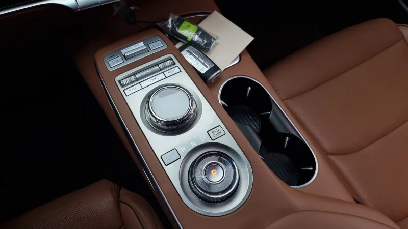 Genesis GV70