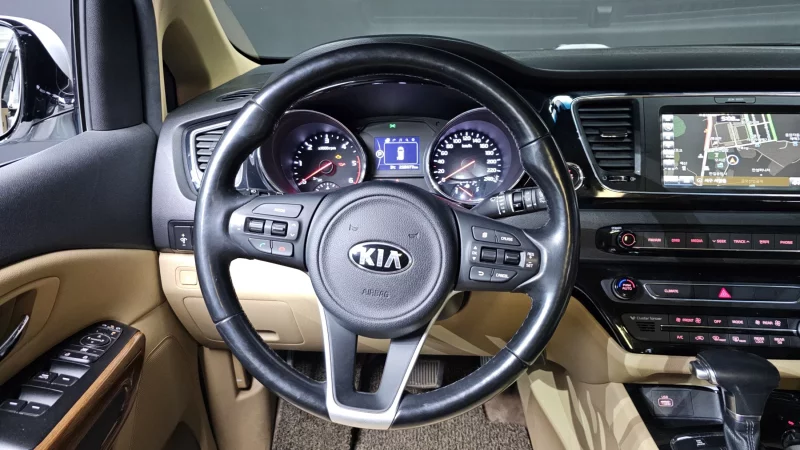 Kia Carnival