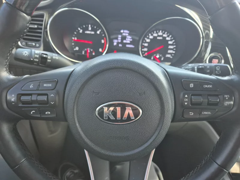 Kia Carnival