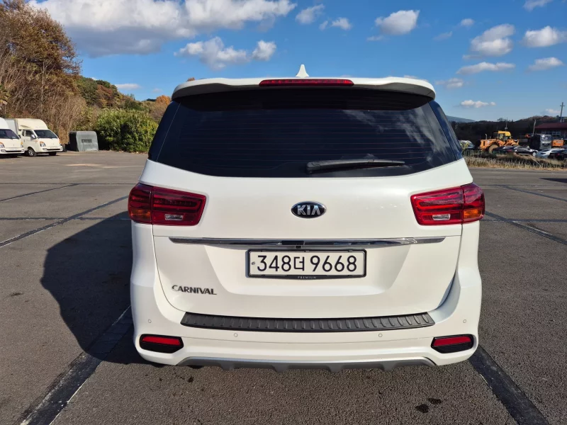 Kia Carnival