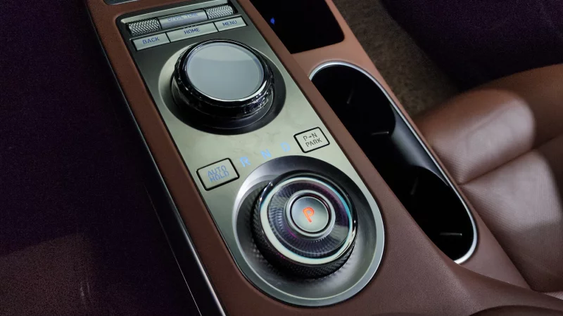 Genesis GV70