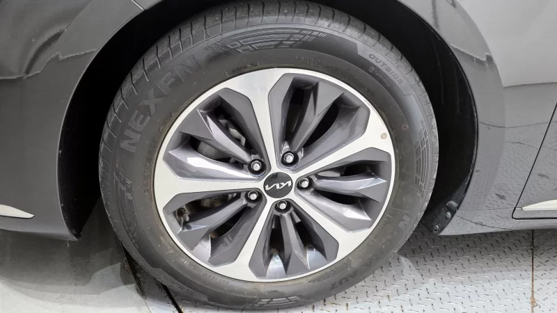 Kia K8