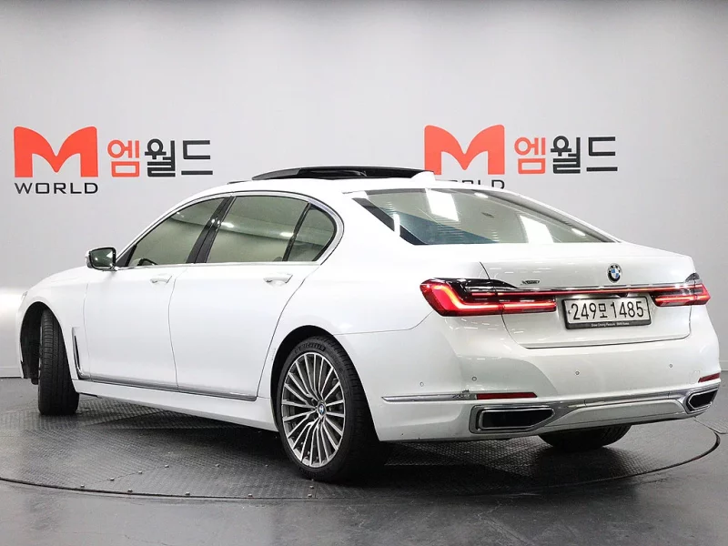 BMW 7-Series