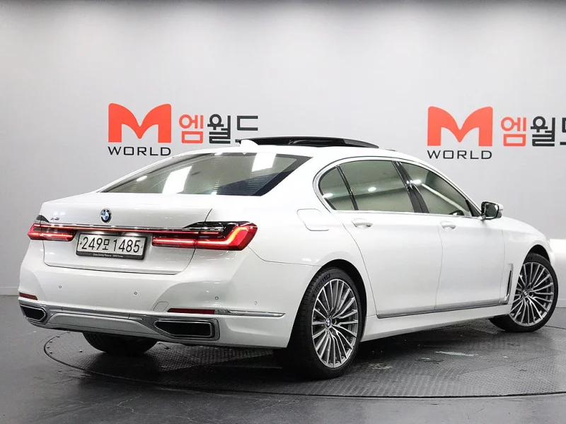 BMW 7-Series