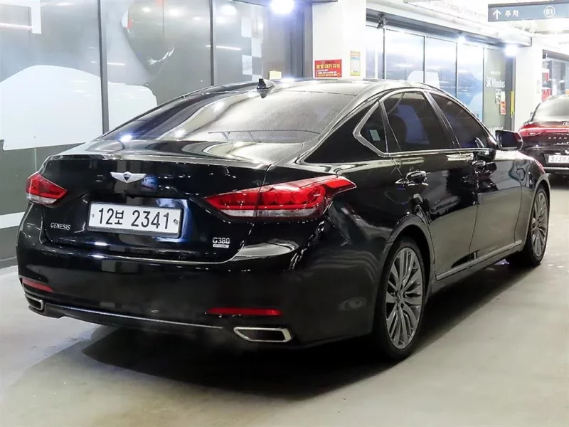 Hyundai Genesis