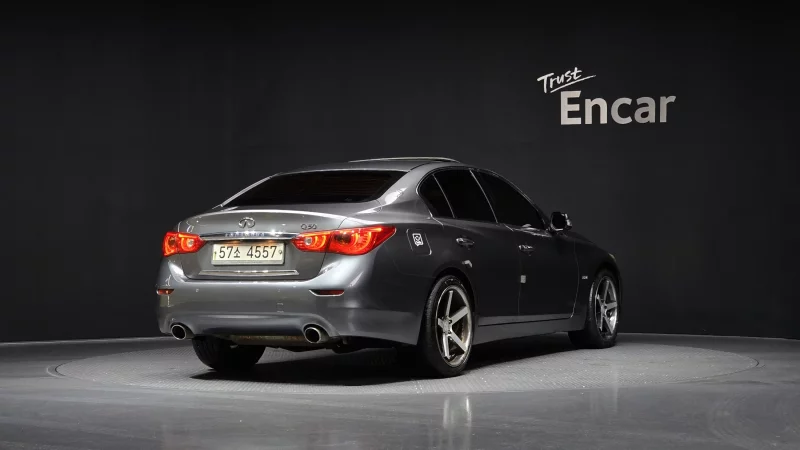 Infiniti Q50
