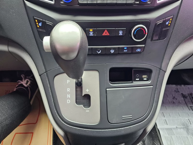 Hyundai Grand Starex