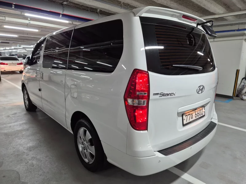 Hyundai Starex