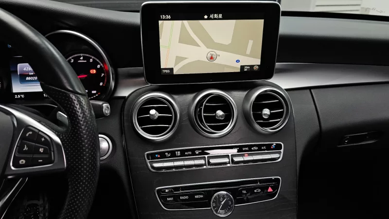 Mercedes-Benz C-Class