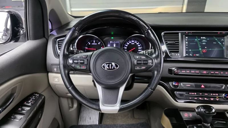 Kia Carnival