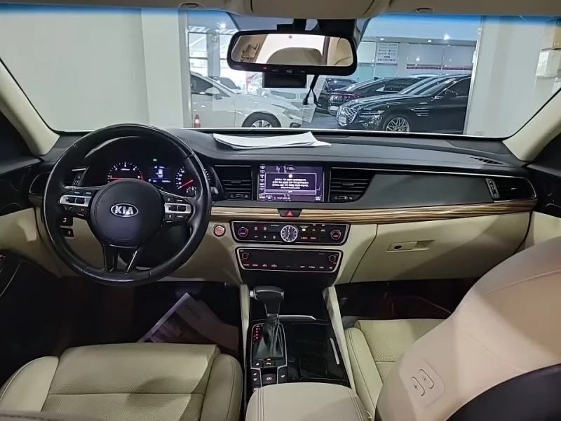 Kia K7