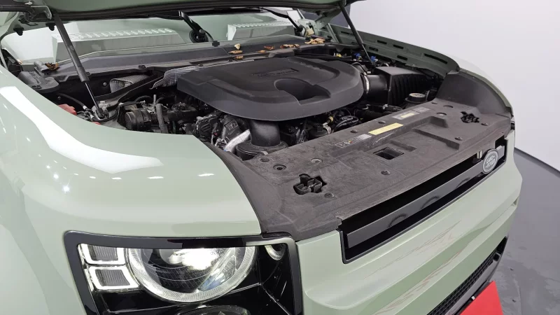 Land Rover DEFENDER
