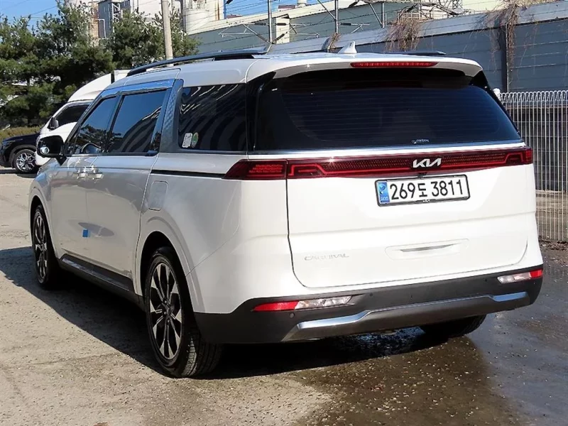 Kia Carnival