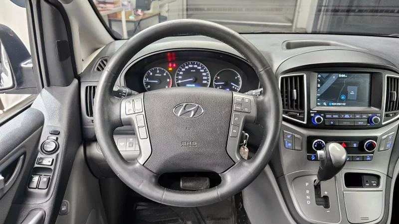 Hyundai Starex