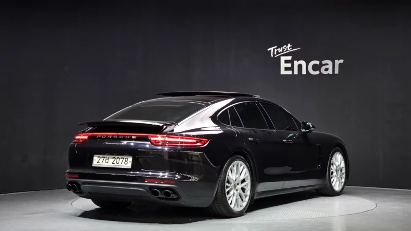 Porsche PANAMERA