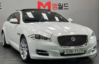 Jaguar XJ