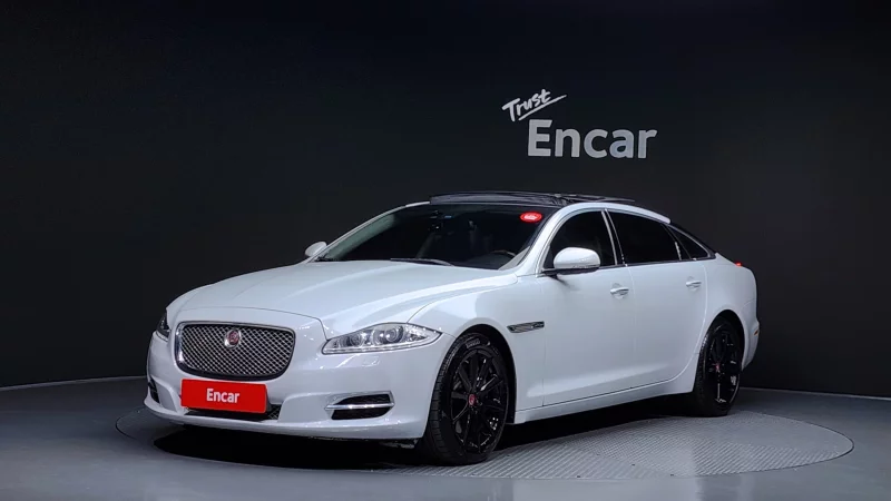 Jaguar XJ