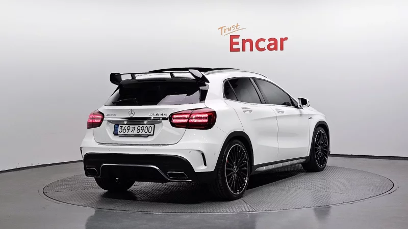 Mercedes-Benz GLA-Class